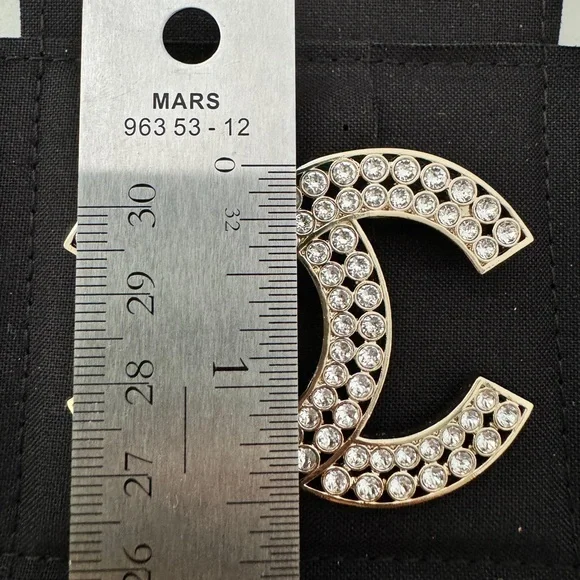 CHANEL 23S CLASSIC GOLD TONE LARGE BIG CC LOGO CRYSTALS CRYSTAL BROOCH PIN